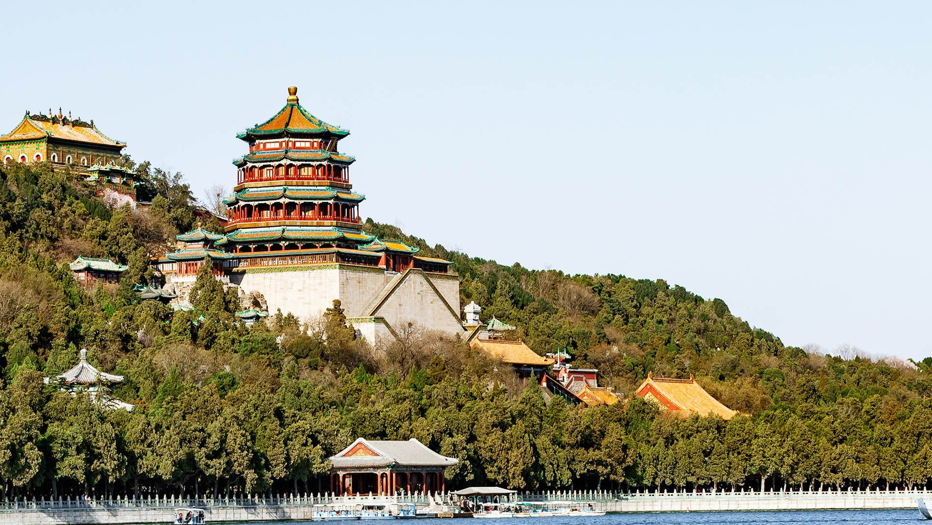 Summer Palace~Paris boasts the palace of Versailles, St Peterburg Peterhof. Dowager Empress Cixi expanded the buildings by Kunming Lake to create an imposing summer residence. At over one square mile, you'll be wishing you had more time to explore the lake, imperial palaces and exquisite gardens.