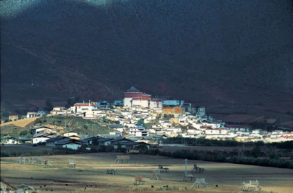 Sumtsenling Monastery